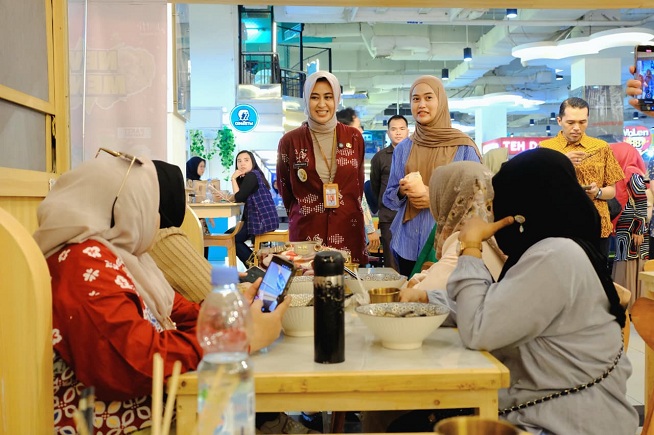 Wawali Astrid Widayani Sosialisasikan Pembatasan Plastik Sekali Pakai di NEO Solo Grand Mall